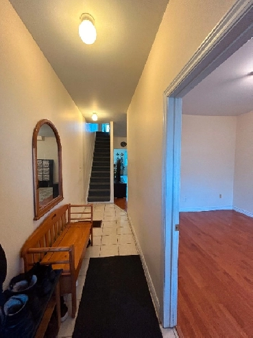 1 Large Unfurnished Bedroom in Leslieville (seeking rooommate)