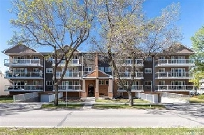 921 Main STREET Image# 1