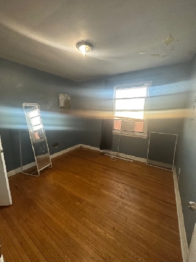 1 Spacious private room for rent