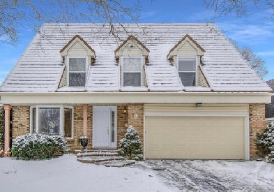 1 BENNETT ST, Ottawa K1V 9L1