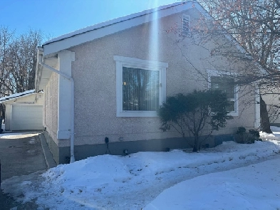 22 Cedar St, Pine Falls - Perfect starter or retirement home!