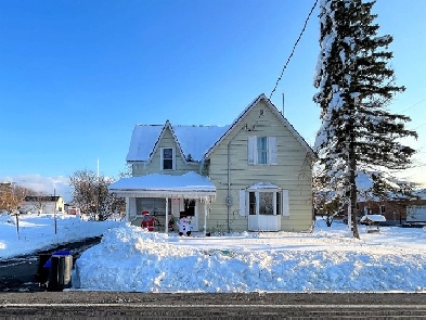 EXIT Realty Matrix - 15568 County Rd 18, Lunenburg Image# 1