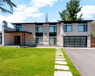 Amazing 4 Bedroom Home in the heart of Hunt Club Image# 1