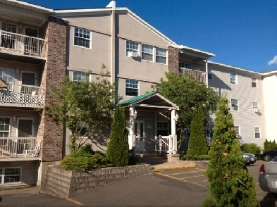 Beautiful 2 Bedroom Apartment Available April 1 Image# 1