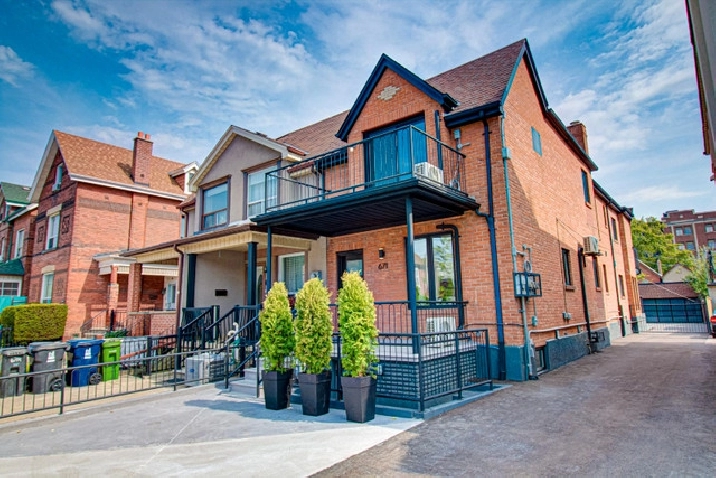 2 Bedroom in Little Portugal For Lease in City of Toronto,ON - Apartments & Condos for Rent