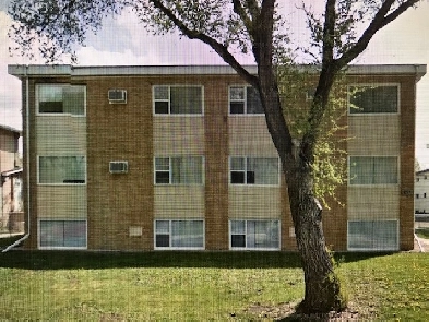 Nice 2 bedroom apartment-ADULT Building-Rosemont Image# 1