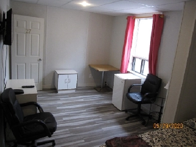 Fully furnished room - all include - pet friendly Image# 1