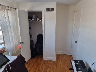The room for rent 15 minutes from Algonquin College. Image# 1