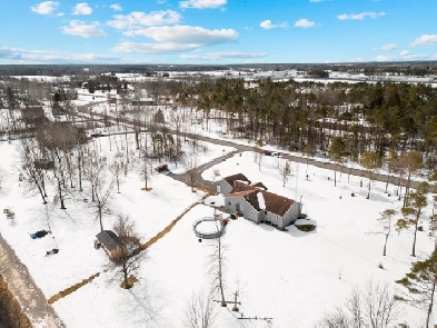 3 bed, 2 bath Bungalow Situated on 2-acre lot Image# 8