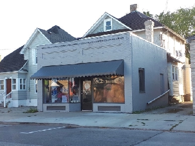 NICELY RENOVATED 2 BEDROOM APARTMENT!