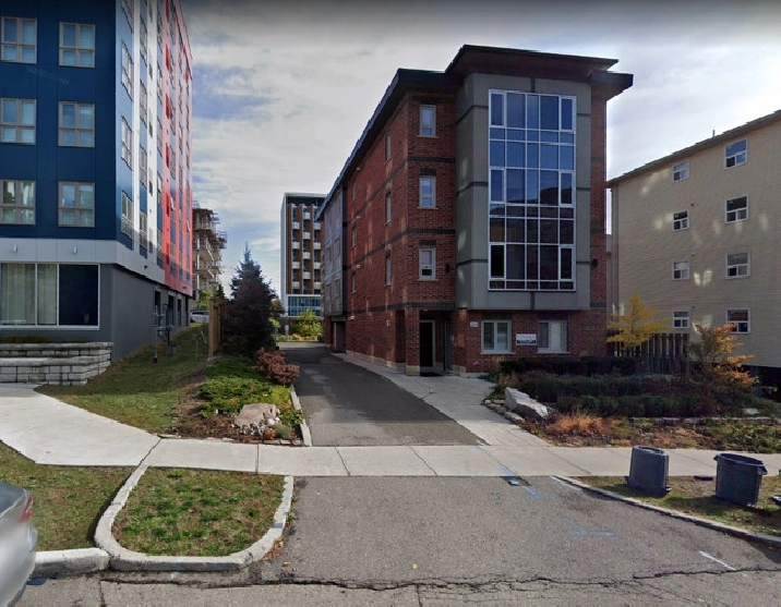 ONE BEDROOM SUBLET MAYAUGUST 2023 (UW & Laurie ) in Kitchener