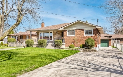 2 Bed 2 full Bath ,Two Parking  in  Hamilton ,close to Red Hill