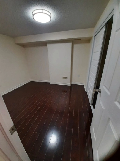 1 room in basement (Countryside/torbram