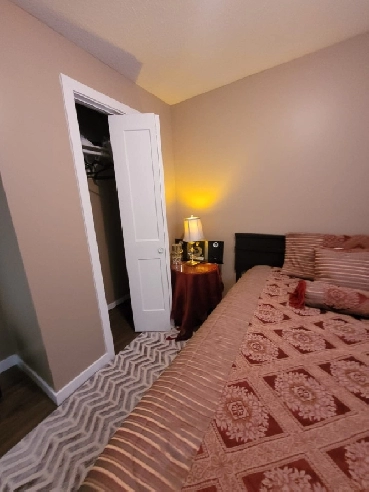 Private Bedroom & Bathroom Available in South Edmonton! Image# 1