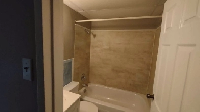 2 Bedrooms Unit Rosedale area.