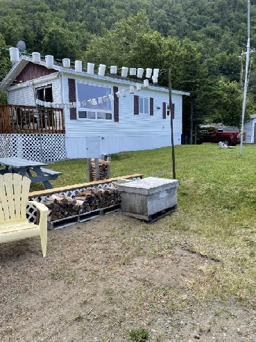Waterfront Cottage with Guest Suite $129,000 (NL) Image# 1
