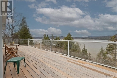 Waterfront in Kingston Peninsula! Image# 1