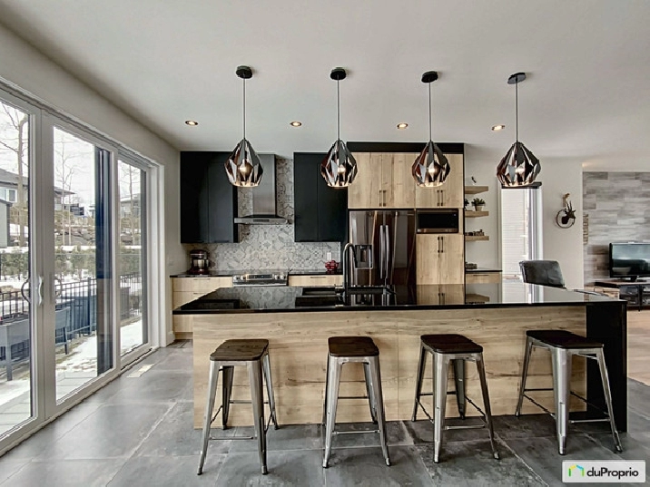 Maison neuve à louer à Granby (garage piscine creusée) in Granby,QC