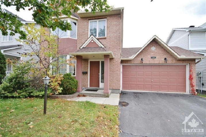 Single home in Barrhaven in Ottawa,ON - Houses for Sale