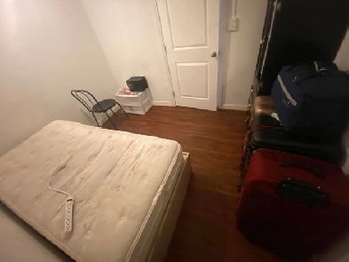 Need 1 girl for private room Image# 1