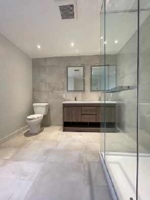 2 BED/2 BATH UPPER DUPLEX IN COTE DES NEIGES - JULY 1ST