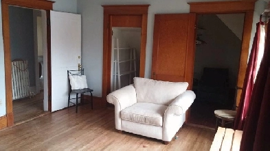 Large Room includes everything . Located on Bus route. Image# 1