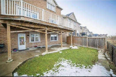 2-Bedrooms – Walkout Basement with Ravine view