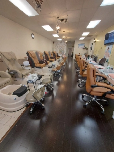 Bayview / Cummer Nail Salon for Sale Image# 1