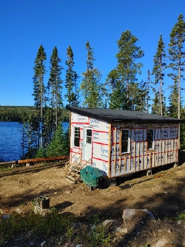Chalet à vendre ZEC Chapeaux de paille. À 1:30h de Shawinigan Image# 1