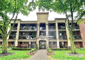 1212 Fennell Avenue E Image# 1