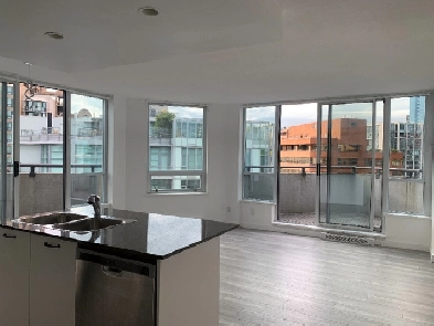 Downtown Vancouver 2 Bedroom Refreshing Apartment, Pet Friendly Image# 1
