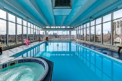 Stunning Downtown Condo. STEPS TO RIVERVALLEY! POOL! LOVE IT Image# 2