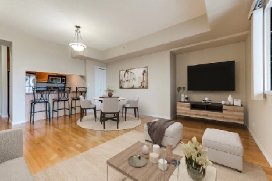 Stunning 2 Bed 2 Bath Condo Steps to LRT for UofA or Gmac Image# 2