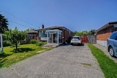 ✨FRIENDLY AND QUIET 3 2 BEDROOM BUNGALOW WITH SEPARATE TO BSMT! Image# 1