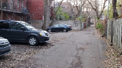 Mile-End  Parking Plateau Mile-End Image# 1