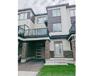 Rockcliffe Park Townhome in beautiful Wateridge Village Image# 4