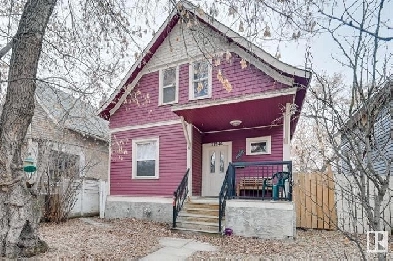 Character home - 11946 88 ST NW - $239,900 Image# 1