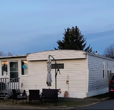 Updated Mobile Home In SE Calgary (South Hill) Image# 1