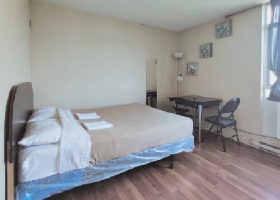 FURNISHED STUDIO NEAR EATON CENTRE, SPECIAL OFFER FOR THIS WEEK Image# 1