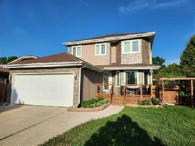 JUST LISTED! FULLY FINISHED 4 BEDS HOME IN HARBOUR VIEW SOUTH Image# 1