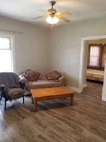 (DOWNTOWN) PRIVATE Furnished ROOM for Rent(MAN) of a 2-BdrmSuite Image# 1