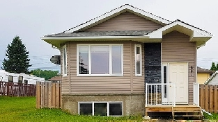 Furnished - 3 Bedroom Home - FOR RENT - Fox Creek, AB Image# 1