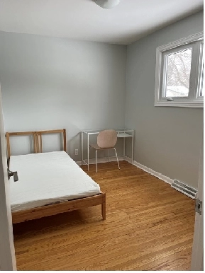 Private Room for Female Student near UofM Image# 1