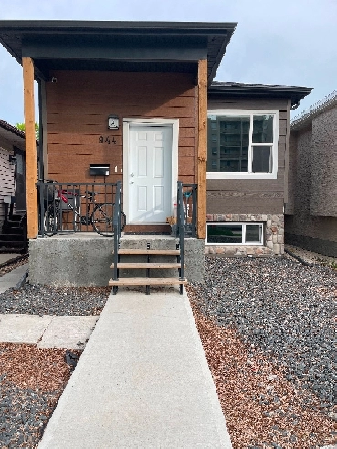 CONTEMPORARY 2 bedroom, 2 bathroom in Crescentwood Image# 4
