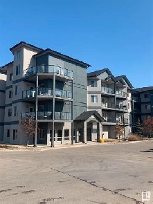 FANTASTIC VALUE in a great location! 2 bed/2 bath Condo! Image# 9