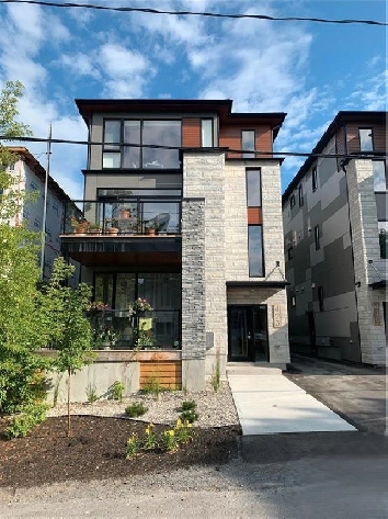 Fully Tenanted Modern Fourplex, with 2 & 3 Bed / 2 Bath Units Image# 4