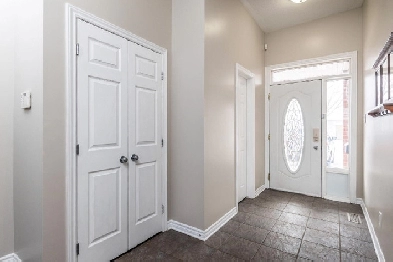 For Rent: 3 beds 2.5 Baths Townhouse in Stittsville Image# 2