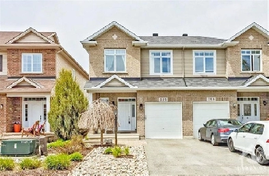 Beautiful semi-detached house for rent in Kanata Image# 1