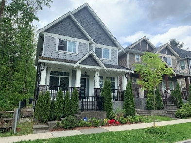 Family Home 4BR Den/Office, 2.5 bath for rent 