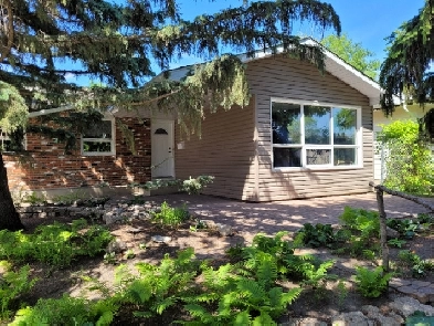 House For Sale By Owner. Move in ready. Image# 1